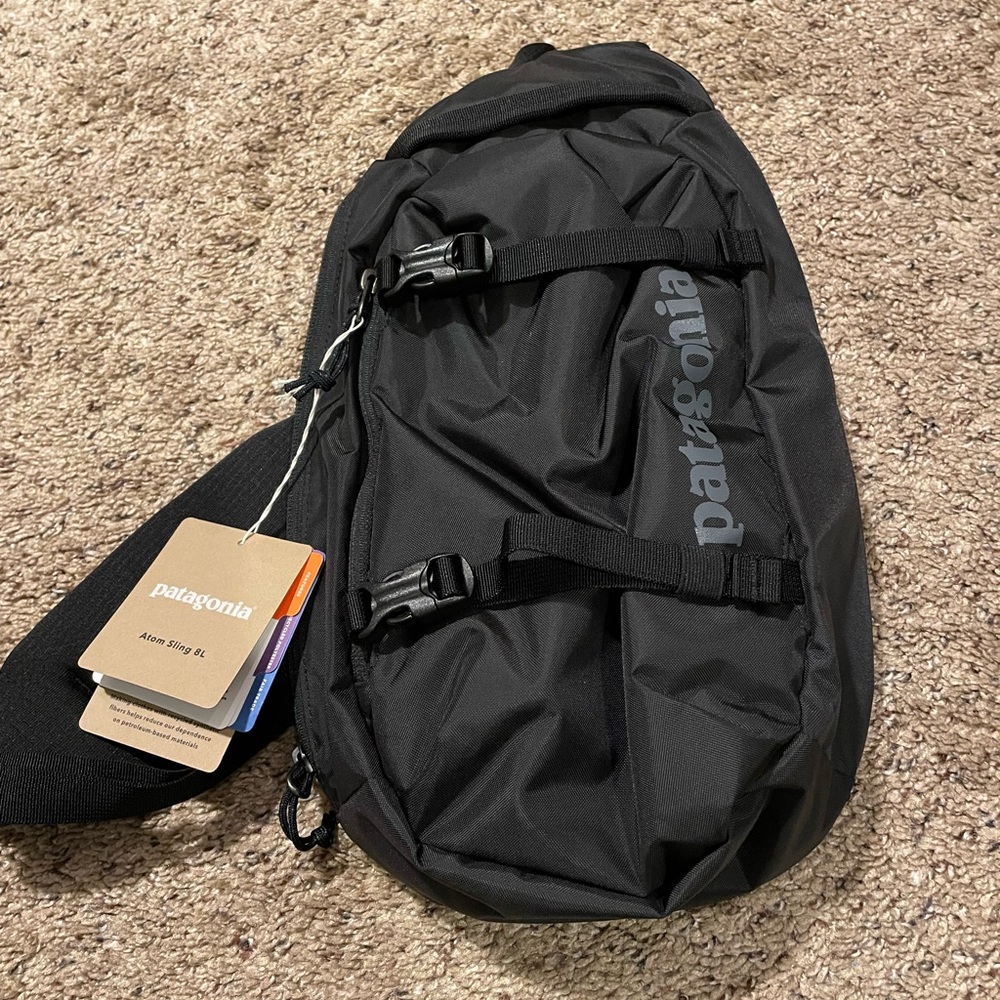 NWT Patagonia Atom 8L Sling